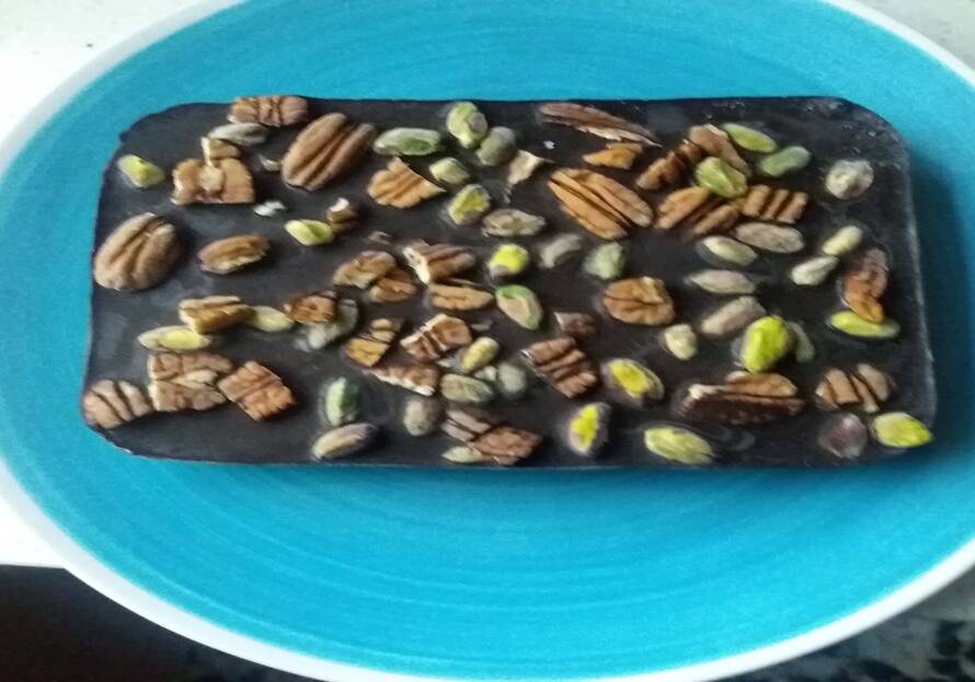 Postre: Turrón de chocolate con frutos secos